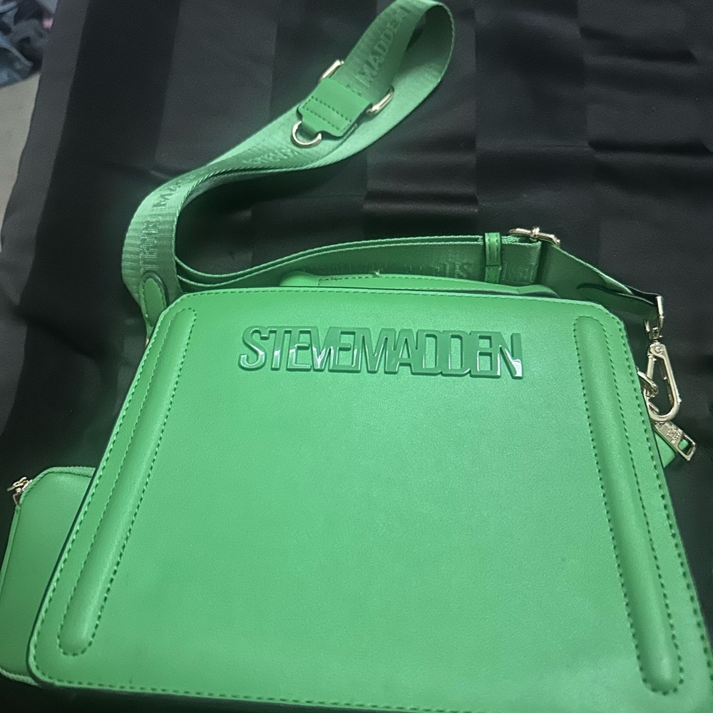 Steve Madden Vibrant Green Shoulder Bag